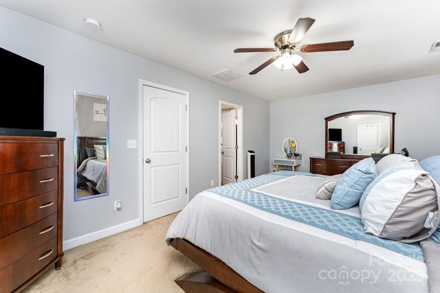 403 Knothole Lane, Charlotte, NC 28214