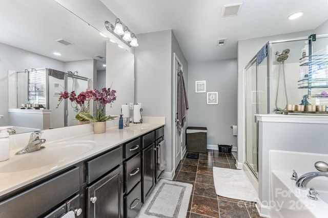 403 Knothole Lane, Charlotte, NC 28214