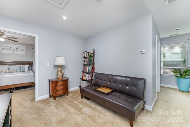 403 Knothole Lane, Charlotte, NC 28214