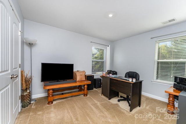 403 Knothole Lane, Charlotte, NC 28214