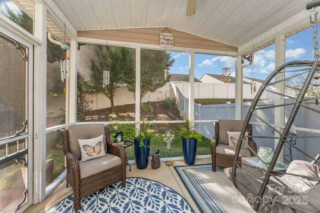 403 Knothole Lane, Charlotte, NC 28214