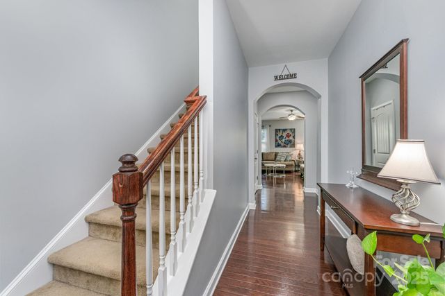 403 Knothole Lane, Charlotte, NC 28214