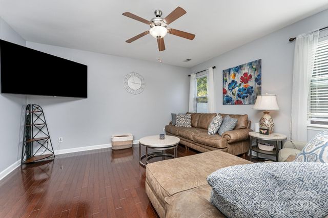 403 Knothole Lane, Charlotte, NC 28214