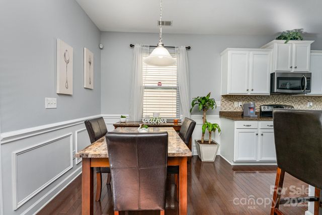 403 Knothole Lane, Charlotte, NC 28214