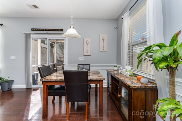 403 Knothole Lane, Charlotte, NC 28214