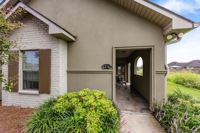 4242 Home Place Dr, Addis, LA 70710