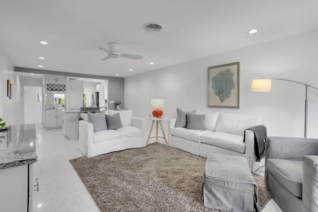 1012 Langer Way, Delray Beach, FL 33483