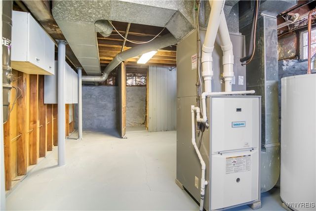 24 Admiral Road, Buffalo, NY 14216