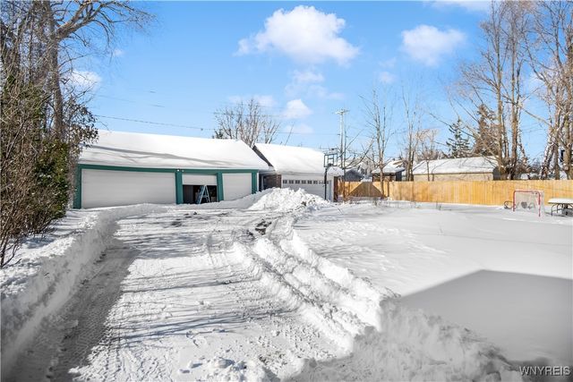 24 Admiral Road, Buffalo, NY 14216