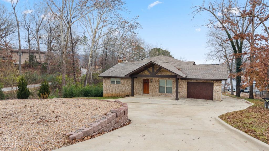 38 Winnebago Circle, Cherokee Village, AR 72529