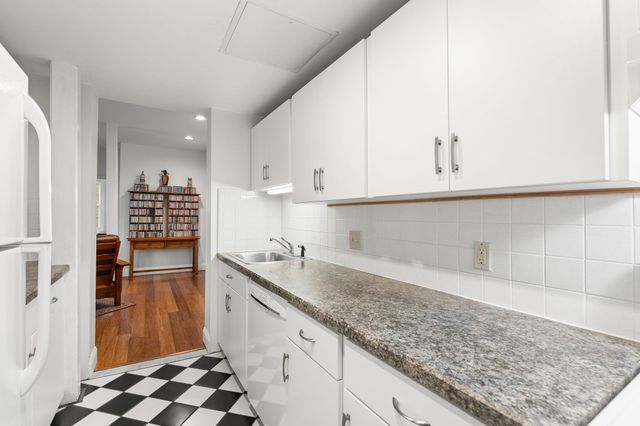 21 Linden Street 301, Quincy, MA 02170