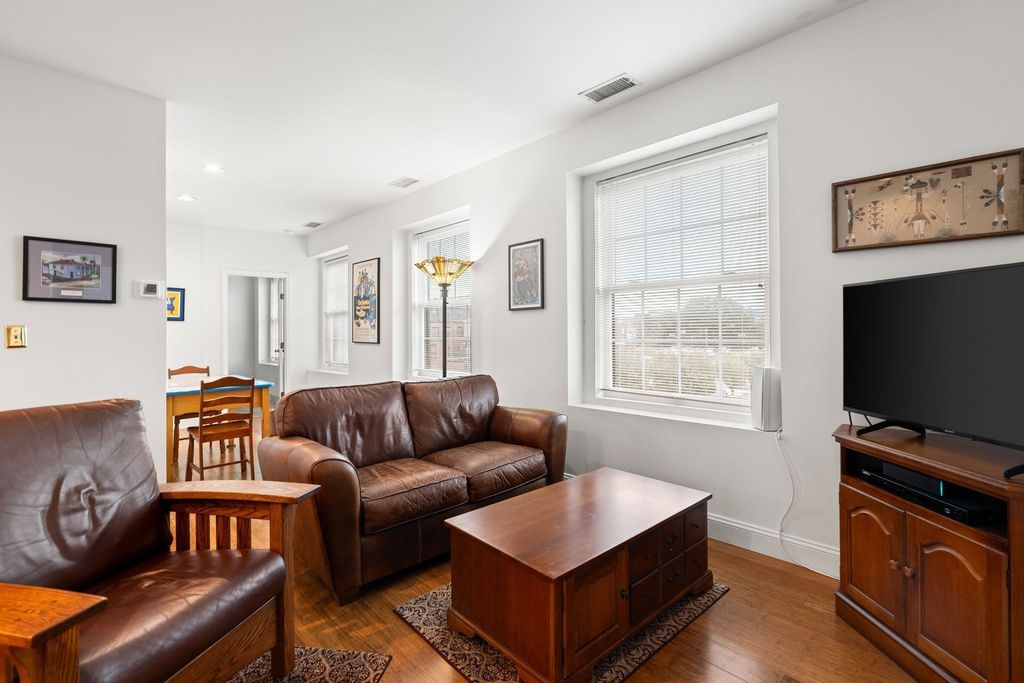 21 Linden Street 301, Quincy, MA 02170