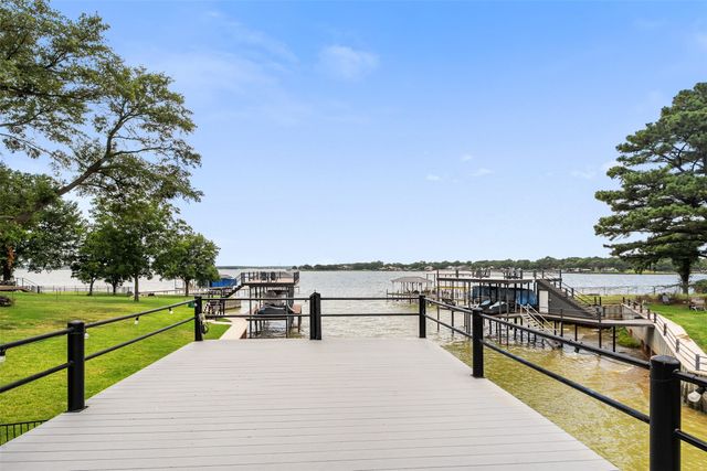 255 Autumn wood Trail, Gun Barrel City, TX 75156