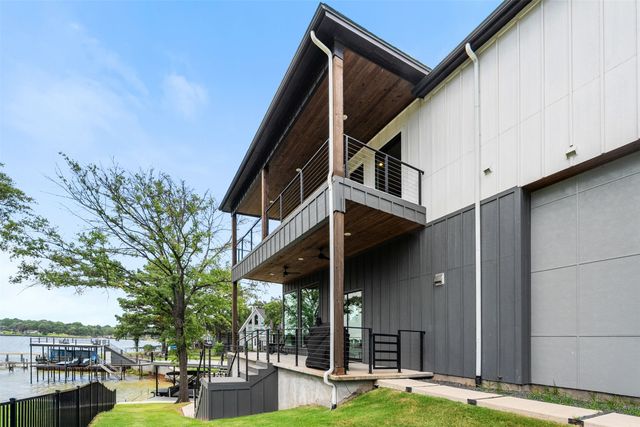 255 Autumn wood Trail, Gun Barrel City, TX 75156