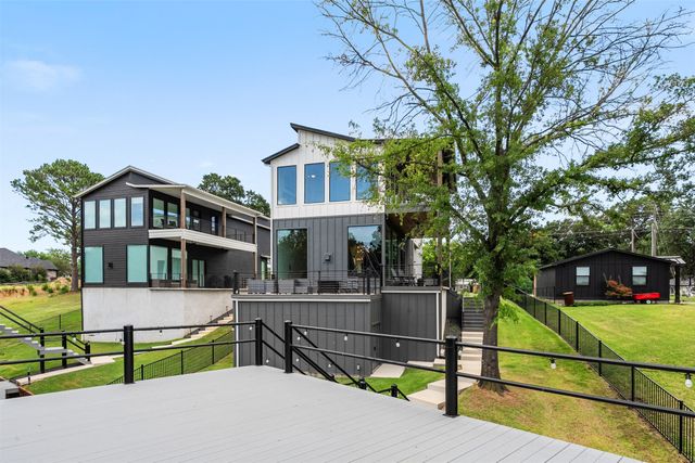 255 Autumn wood Trail, Gun Barrel City, TX 75156