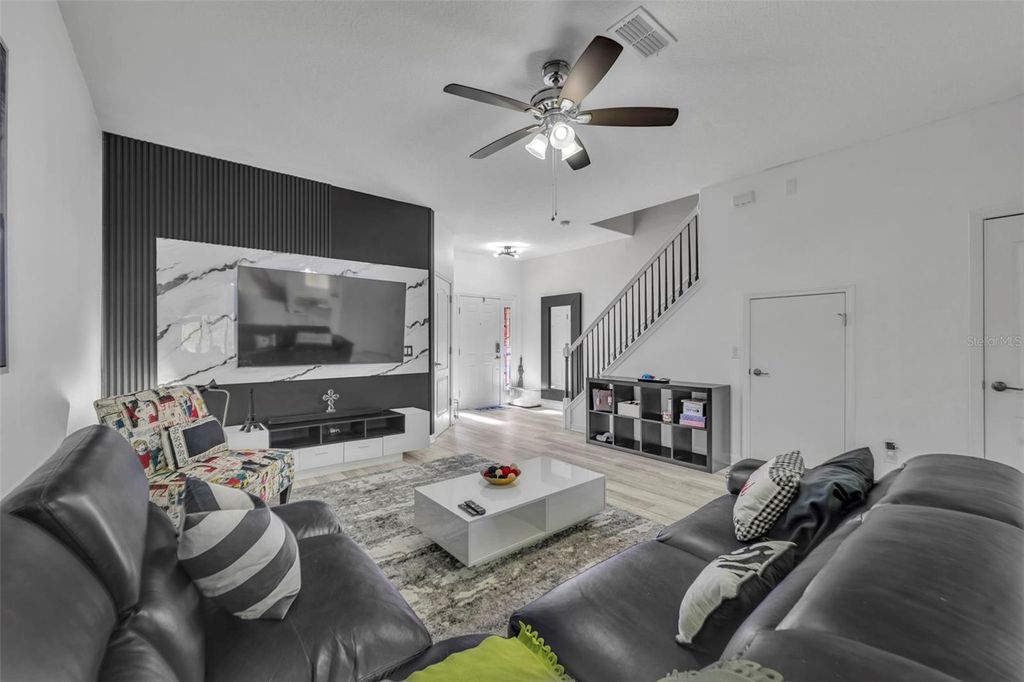 Image 9 of property listing at 2829 ADELAIDE COURT, Orlando, FL 32824