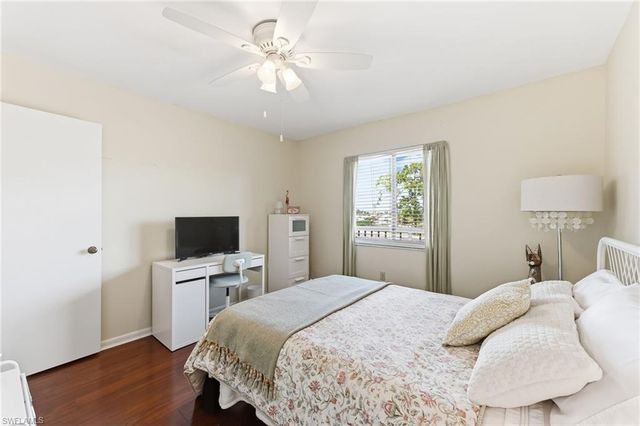 5725 Gage LN E301, Naples, FL 34113