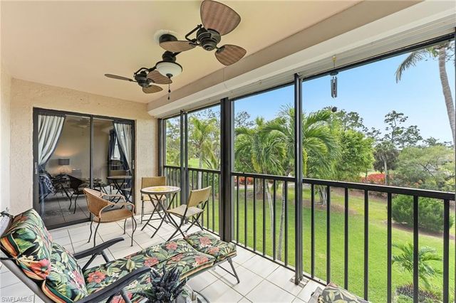 5725 Gage LN E301, Naples, FL 34113