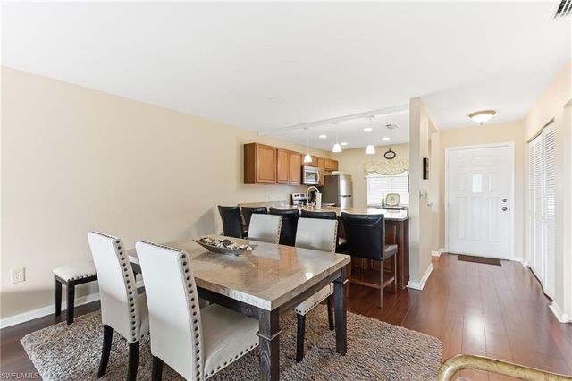 5725 Gage LN E301, Naples, FL 34113