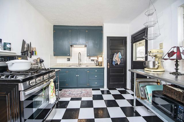 955 S Delaware Avenue, Springfield, MO 65802