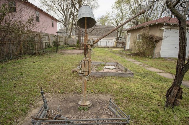 955 S Delaware Avenue, Springfield, MO 65802