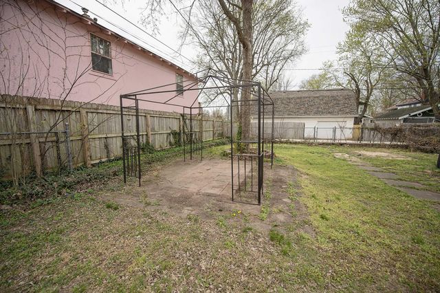 955 S Delaware Avenue, Springfield, MO 65802