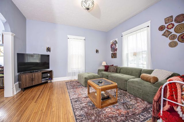 955 S Delaware Avenue, Springfield, MO 65802