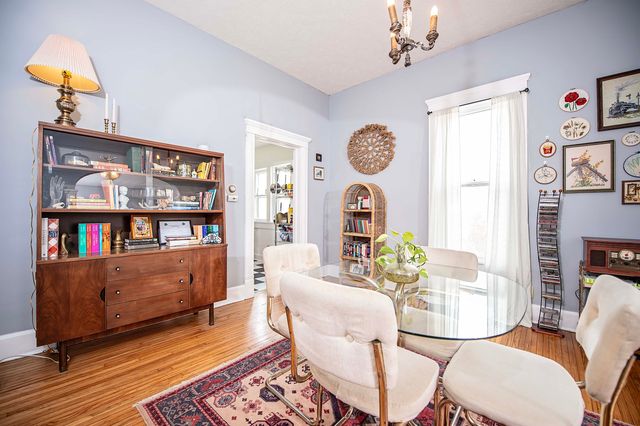 955 S Delaware Avenue, Springfield, MO 65802