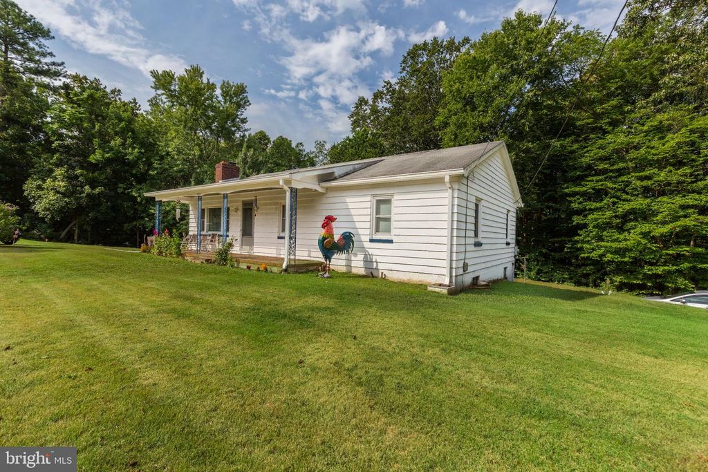 3515 POINT OF ROCKS RD, Jefferson, MD 21755