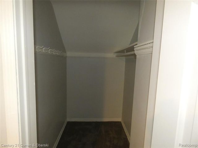 15835 Evergreen Road, Detroit, MI 48223