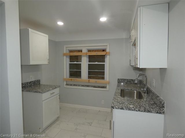 15835 Evergreen Road, Detroit, MI 48223