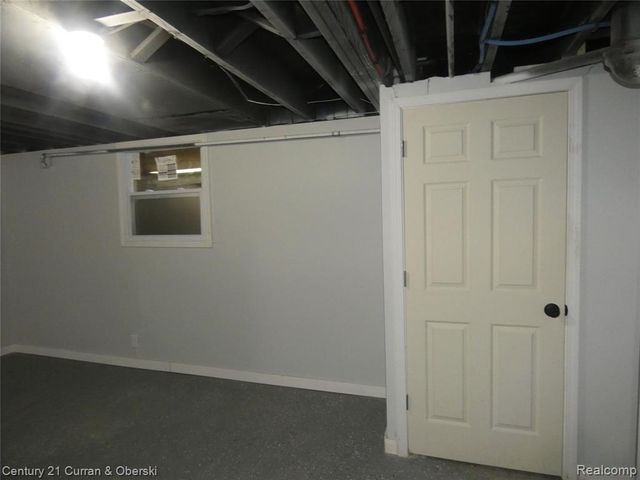 15835 Evergreen Road, Detroit, MI 48223