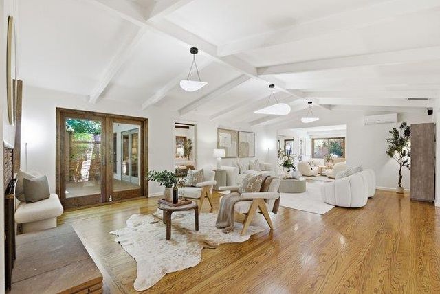 1875 University Avenue, Palo Alto, CA 94301