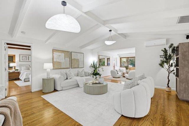 1875 University Avenue, Palo Alto, CA 94301