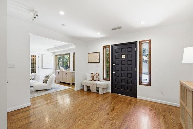 1875 University Avenue, Palo Alto, CA 94301