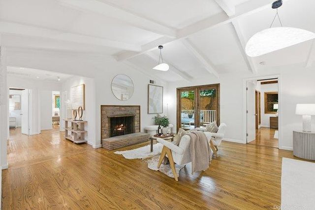 1875 University Avenue, Palo Alto, CA 94301