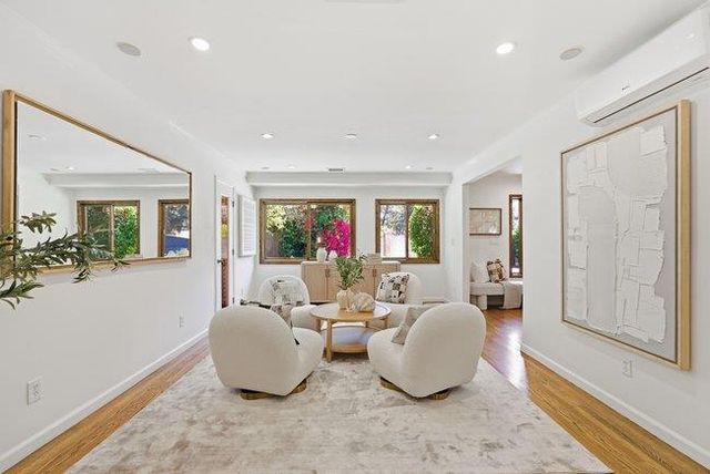 1875 University Avenue, Palo Alto, CA 94301