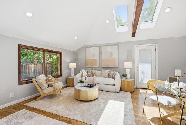 1875 University Avenue, Palo Alto, CA 94301