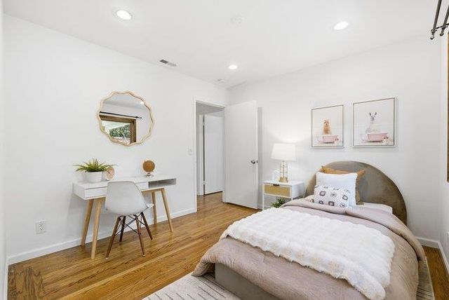 1875 University Avenue, Palo Alto, CA 94301