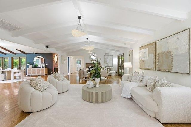 1875 University Avenue, Palo Alto, CA 94301