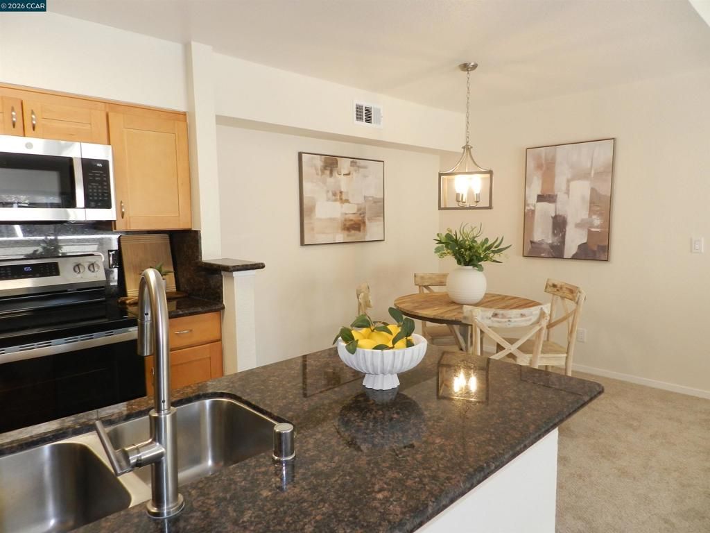 Image 17 of property listing at 235 Reflections Dr 27, San Ramon, CA 94583