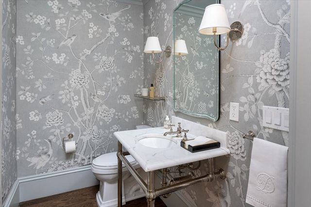 62 Chestnut St, Boston, MA 02108