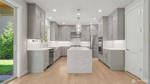 7226 NE 129th Street, Kirkland, WA 98034