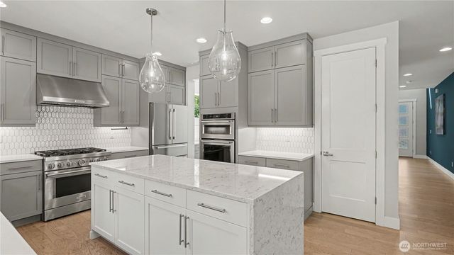 7226 NE 129th Street, Kirkland, WA 98034