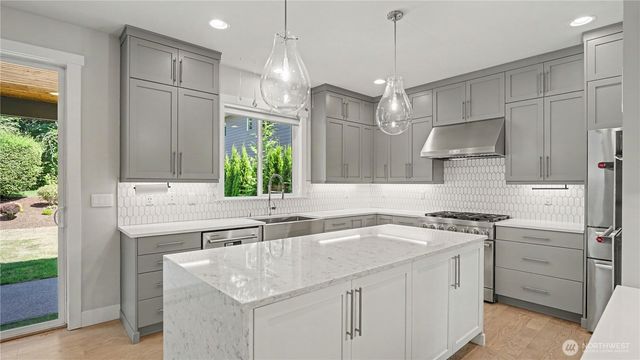 7226 NE 129th Street, Kirkland, WA 98034