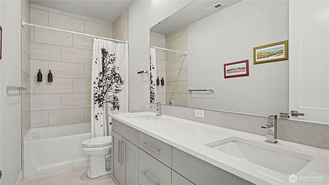 7226 NE 129th Street, Kirkland, WA 98034