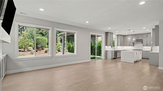 7226 NE 129th Street, Kirkland, WA 98034