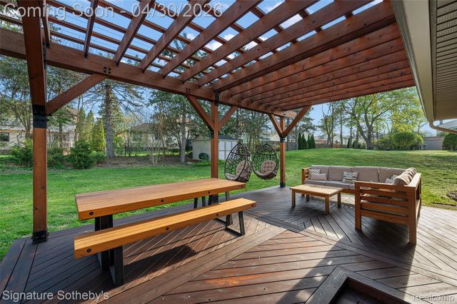 2682 Costa Mesa Road, Waterford Charter Township, MI 48329