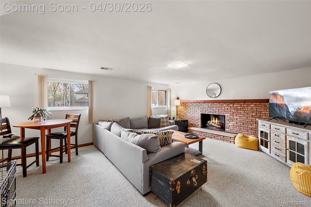 2682 Costa Mesa Road, Waterford Charter Township, MI 48329