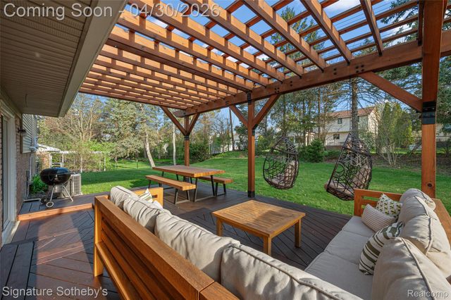 2682 Costa Mesa Road, Waterford Charter Township, MI 48329